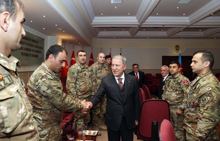Bakan Akar 'Tek Vatan Harekatı' gazileri ile bir araya geldi -1