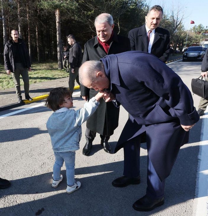 Cumhurbaşkanı Erdoğan’dan elini öpen Zayn Sofuoğlu’na harçlık -1