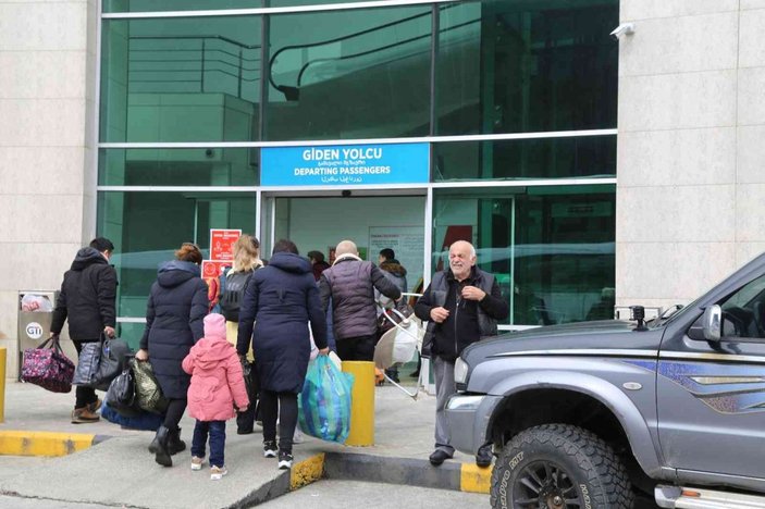 Sarp Sınır Kapısından geçtiğimiz yıl 5 milyon yolcu geçiş yaptı -4