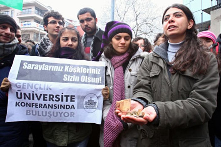 Abdullah Gül üniversite öğrencileriyle buluştu