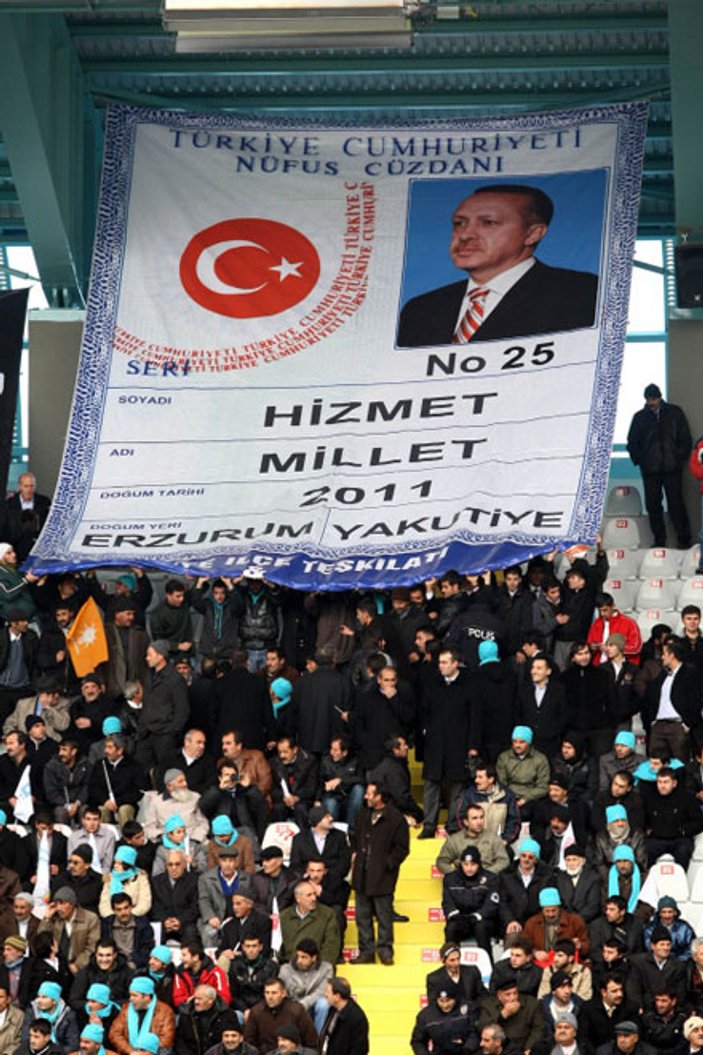 Başbakan Erdoğan'a Erzurum'da sürpriz pankart