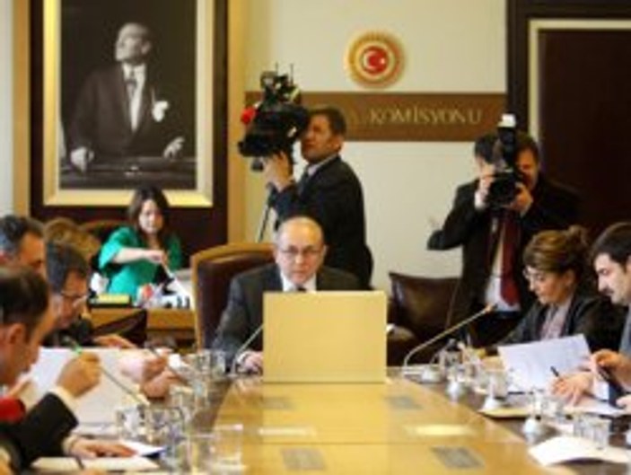 AKP'li vekil CHP'li vekile bağırdı: Senin yerin Silivri