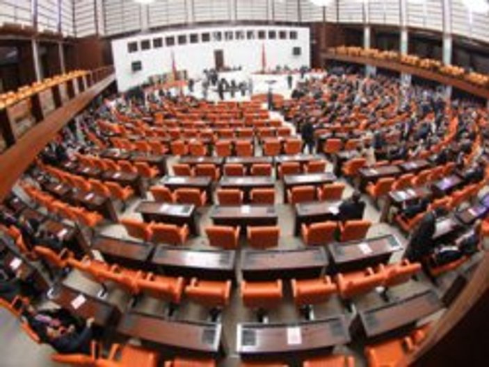 AYM milletvekili seçim kanununu kısmen iptal etti