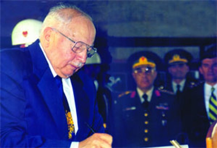 Erbakan'ın cenazesine asker katılacak mı