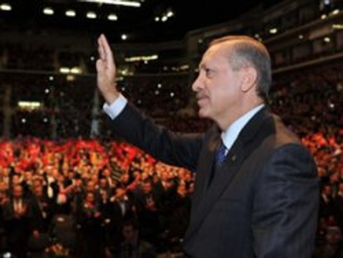 Başbakan Erdoğan'a çarşaflı protesto - İzle