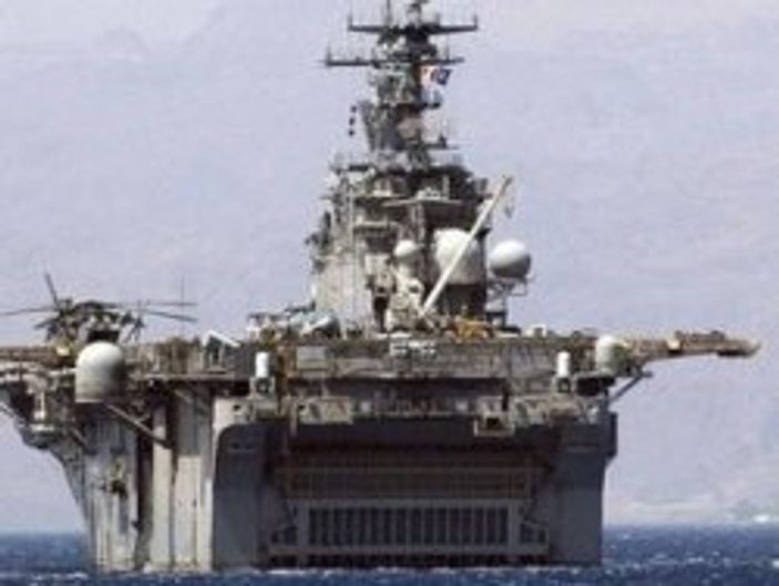 Amerikan savaş gemisi Libya yolunda