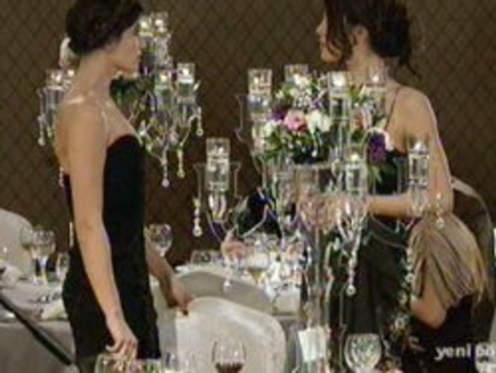 Ezel Kenan'a Bade'de Eyşan'a dersini verdi - Tıkla İzle