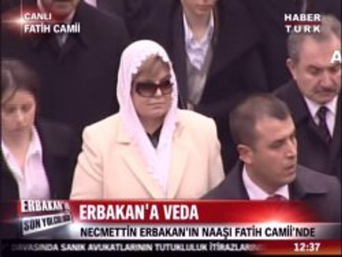 Tansu Çiller de Erbakan'ın cenazesindeydi