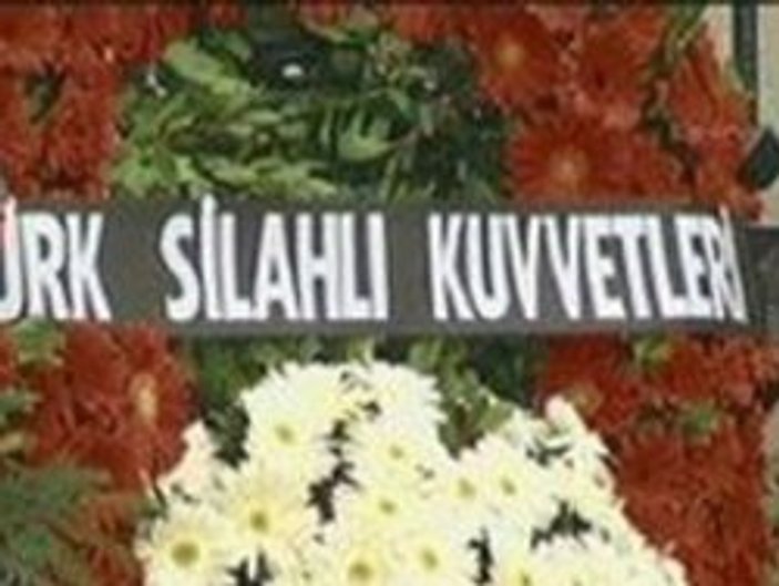 TSK Erbakan'ın cenazesine çelenk gönderdi