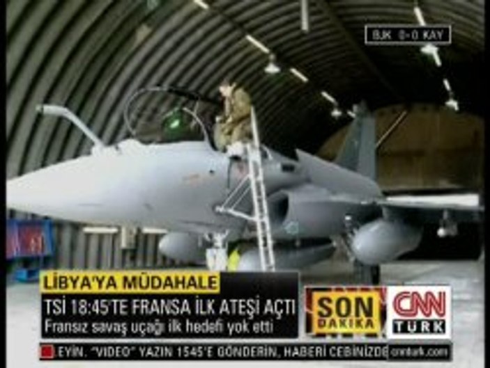 Fransa Libya'yı vurdu