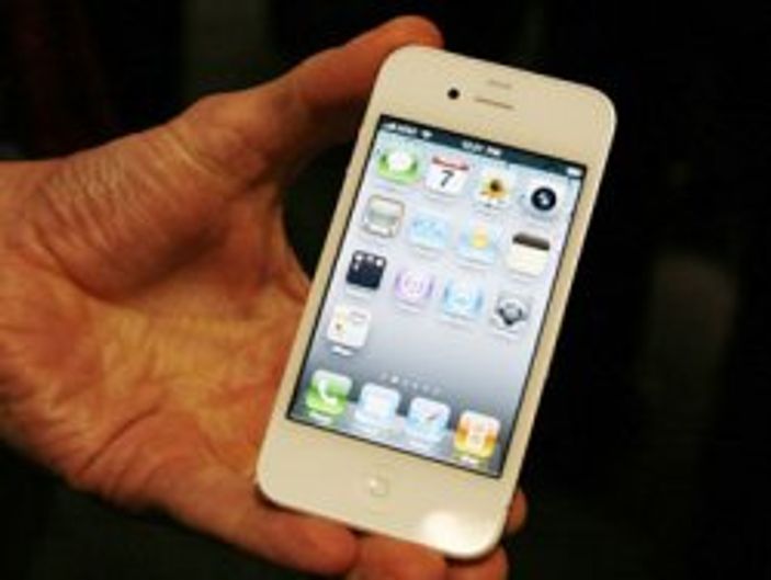 iPhone 4 beyaz oluyor