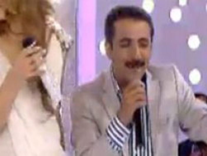 Latif Doğan Küstüm'ü ingilizce seslendirdi - İzle