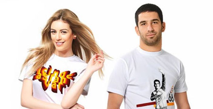 Arda'dan Sinem'e çiçek sürprizi