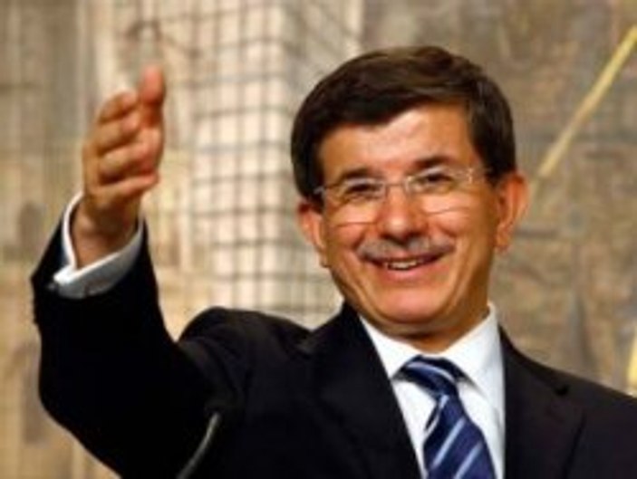 Davutoğlu'na iki destek telefonu