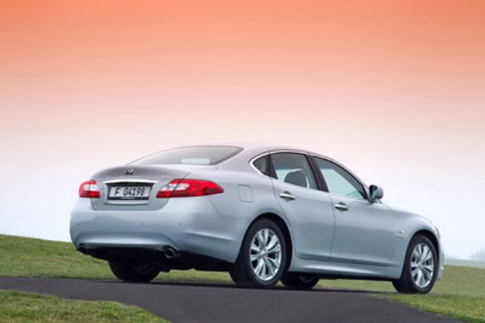 Infiniti hibrid modeli Guinness'e girdi