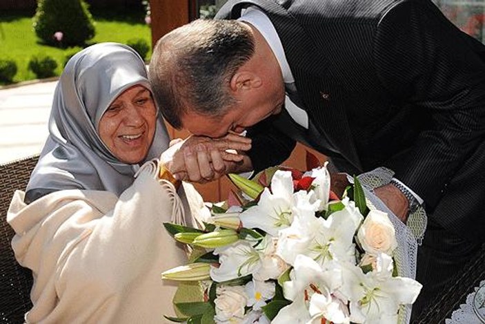 Başbakan Erdoğan'ın annesi vefat etti