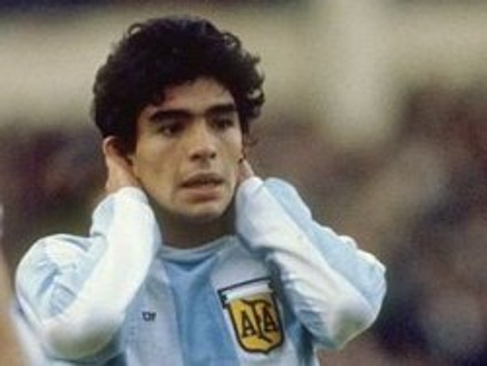 Diego Armando Maradona kimdir?