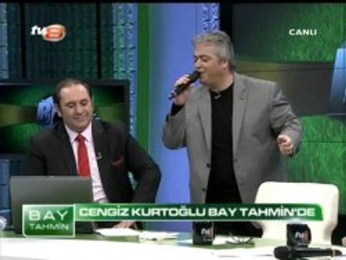 Cengiz Kurtoğlu söyledi Bay Tahmin ağladı - İzle