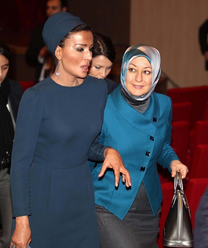 Katar Emiri'nin eşi güzelliğiyle dikkat çekti