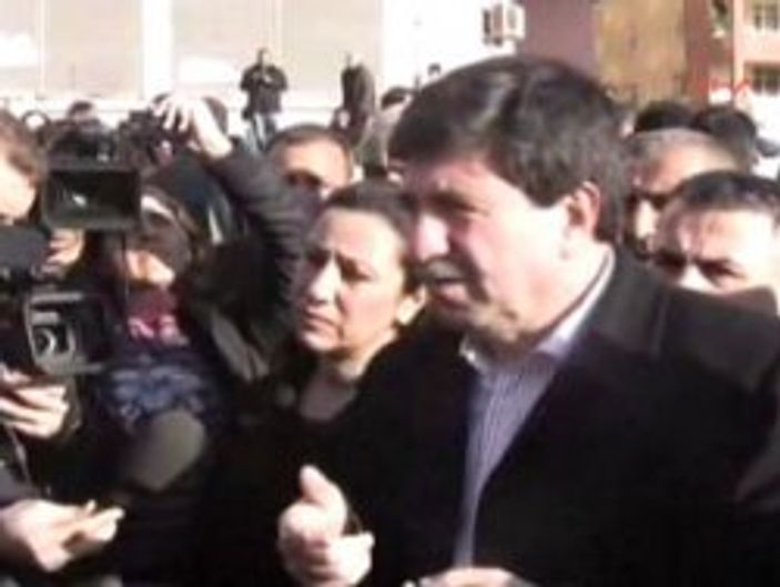 Altan Tan: Bırakın vatandaş biraz molotof atsın