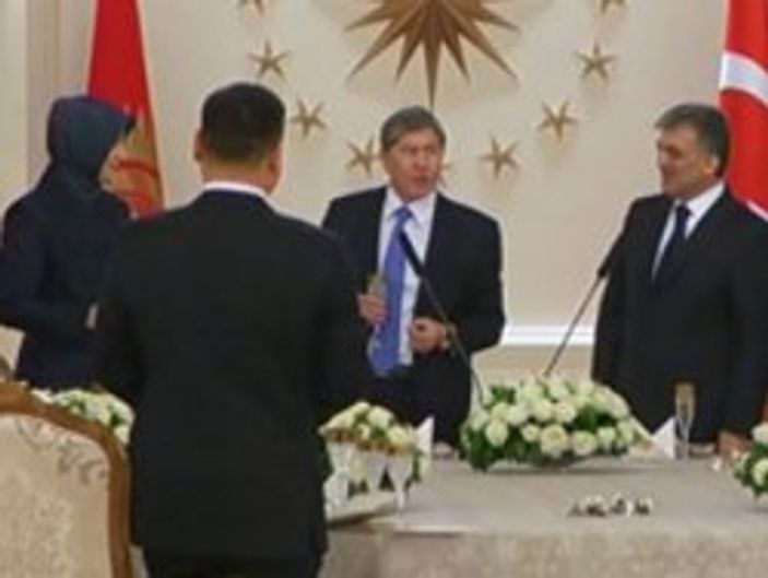Gül'e abiciğim First Lady'ye yenge diye hitap etti