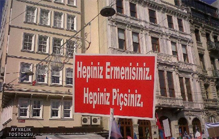 Taksim'deki Hocalı mitinginde çirkin pankart