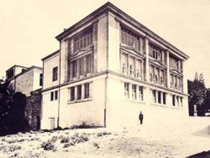 Sanayi-i Nefise Mekteb-i nedir