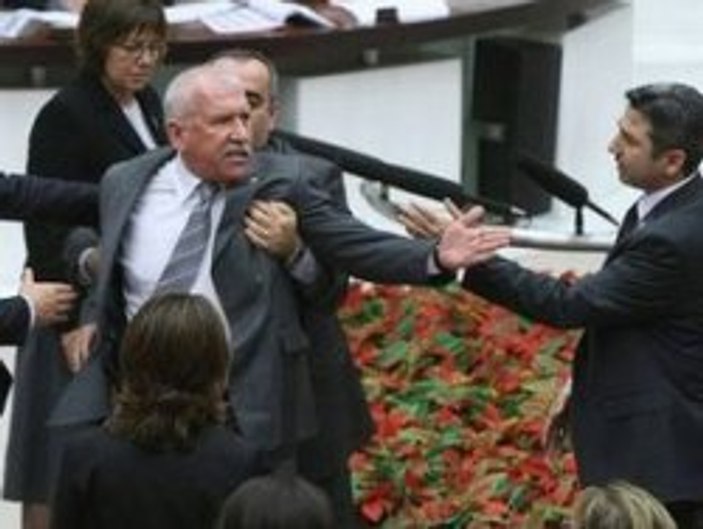 Meclis'te tansiyon hiç düşmüyor
