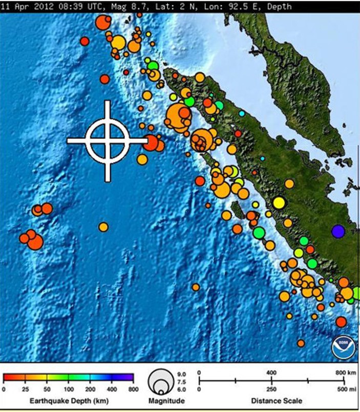 Endonezya'da 8.7 büyüklüğünde deprem