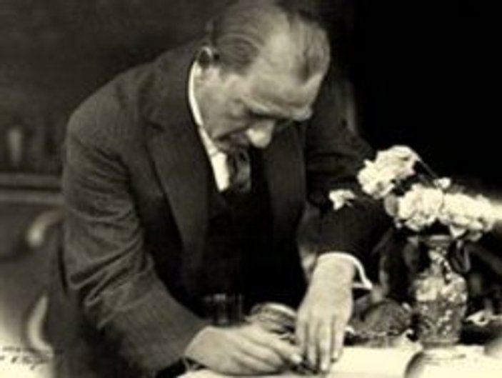 Atatürk'ün el yazısı font oldu