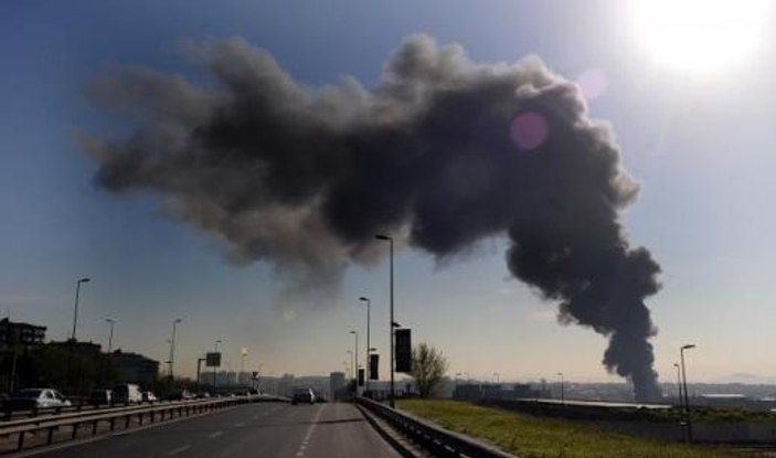 İstanbul Zeytinburnu'nda fabrika yangını