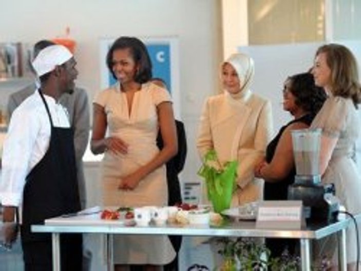 First ladyler mutfakta - galeri