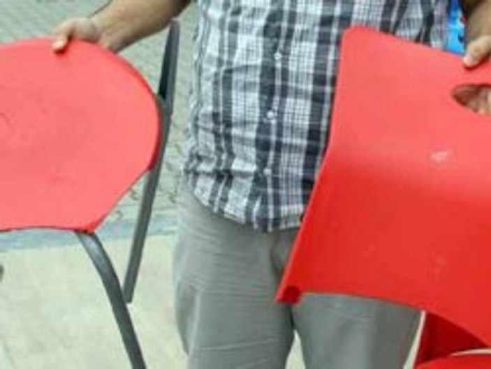 Hesabı beğenmeyen öğrenciler lokantayı dağıttı