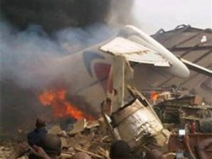 Nijerya'da uçak düştü: 153 ölü