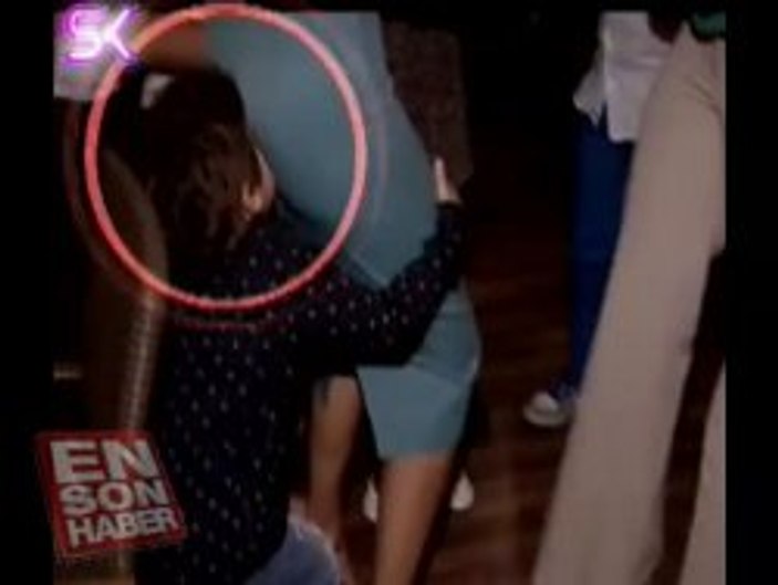 Oğlundan İvana Sert'in poposuna yumruk - Video