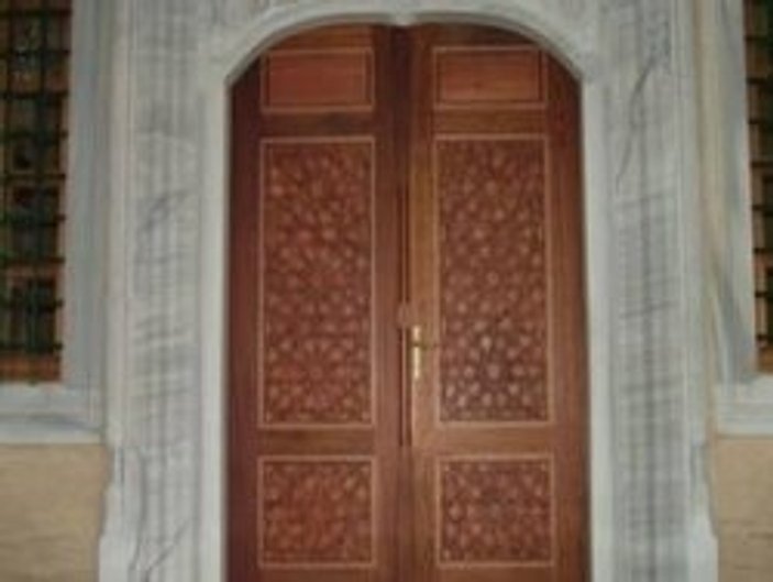 Mersin'de caminin kapısı çalındı