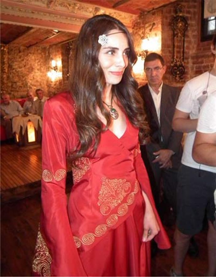 Mahidevran podyuma çıktı