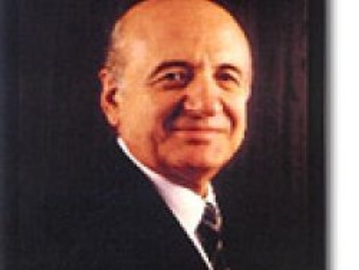 Ayhan Şahenk kimdir