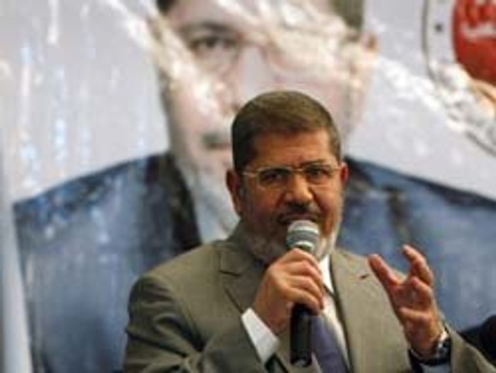 Mısır'ın yeni cumhurbaşkanı Mursi yemin etti