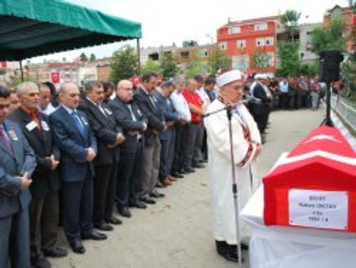 Şehit er Hakan Oktay son yolculuğuna uğurlandı