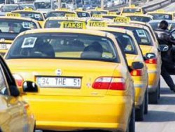 İzmirli taksicilerden alkışlanacak hareket