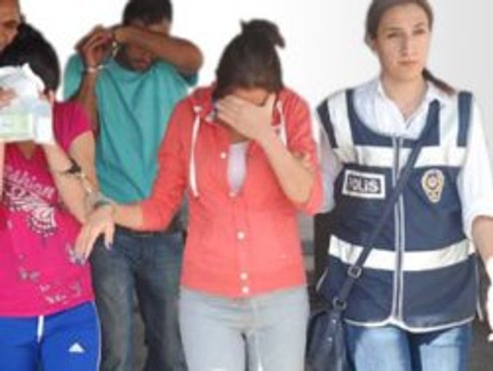 Arka Sokaklar'dan esinlenen çete üyeleri
