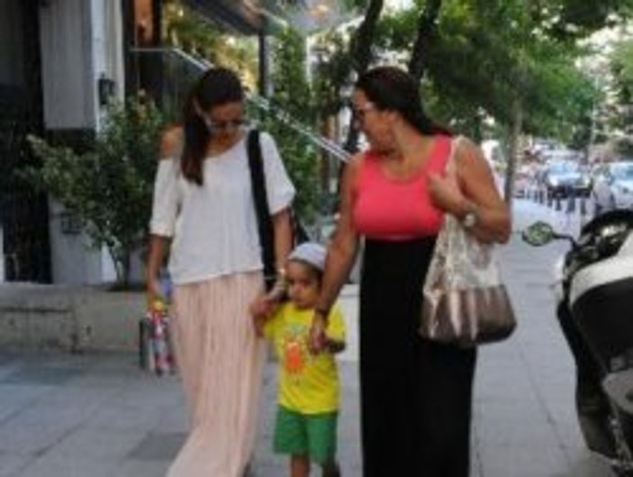 Bergüzar Korel küçük Bergüzar istiyor - Foto