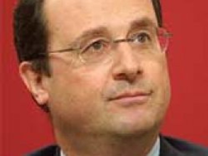 Hollande: Esed gitmeden Suriye'de siyasi çözüm olmaz