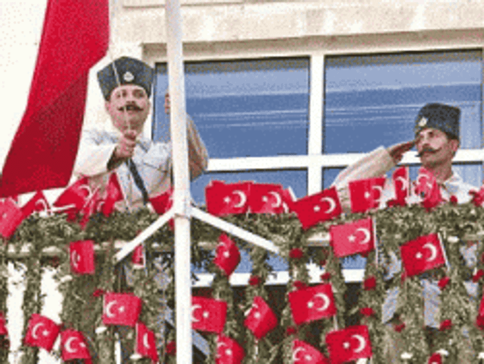 İzmir'de bayrak çekme töreni yapılmayacak