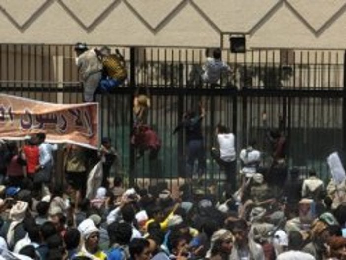 Film isyanı Yemen'e sıçradı: 4 ölü