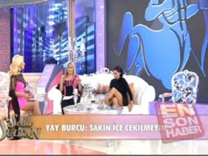 Tuğba Ekinci'den frikik - Video