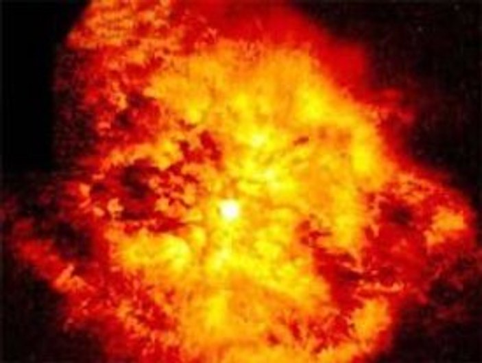 Okula ses bombalı saldırı