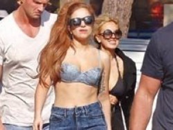 Lady Gaga 13 kilo aldı