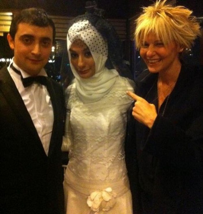 Esra Elönü evlendi